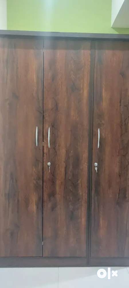 3 Door Wooden Almira