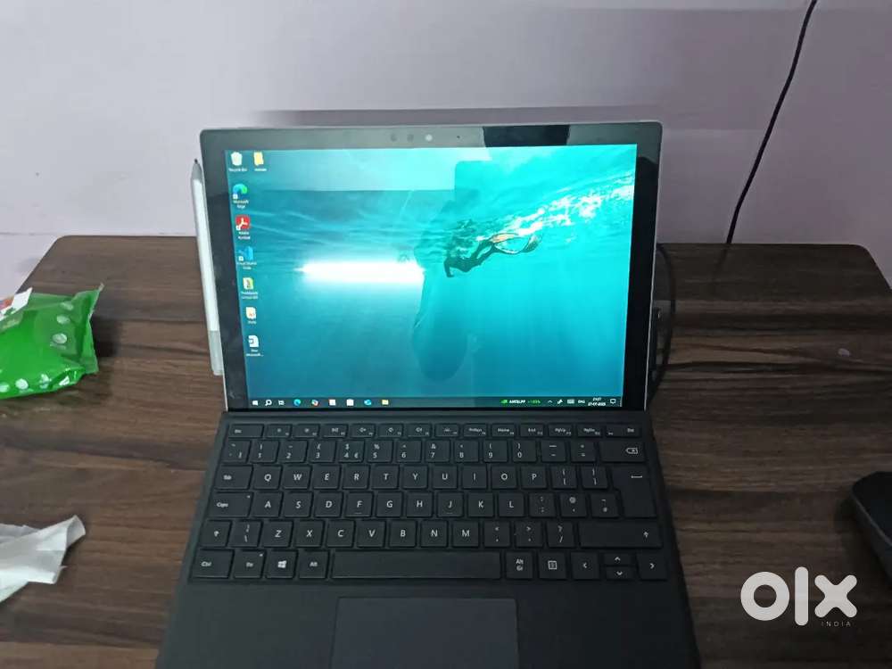 Microsoft surface pro 6 i5,8gb and 256 gb