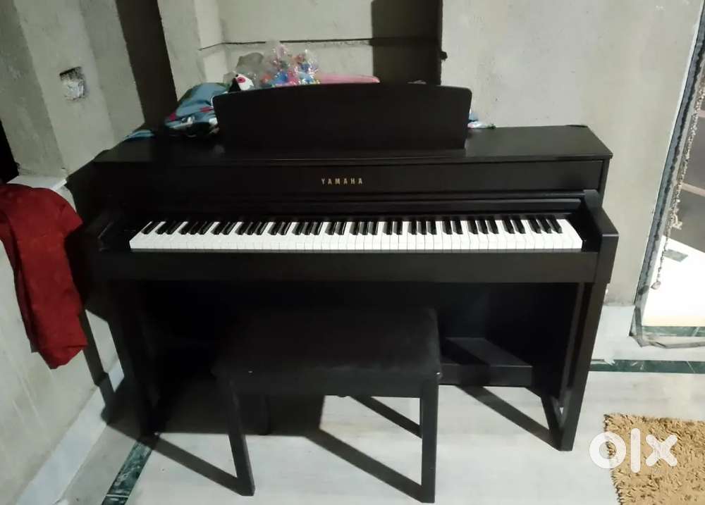 Yamaha CLP 545R Digital Piano