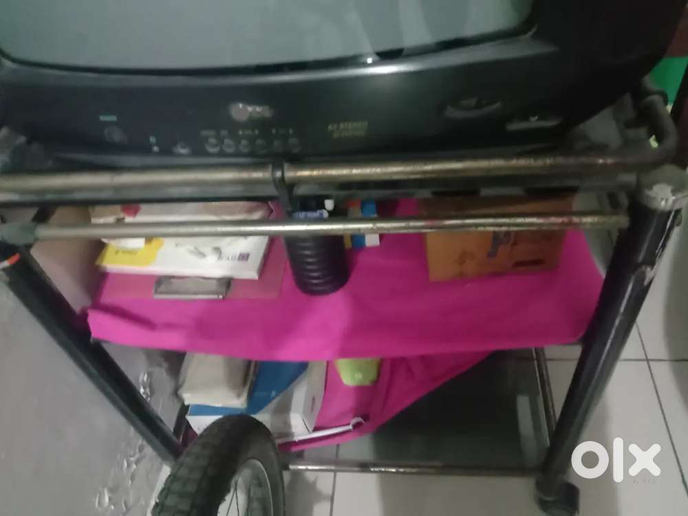 LG tv  fully working all features are available in this tv model 2010