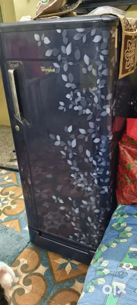 Single door Whirlpool 200 ltr fridge for sale