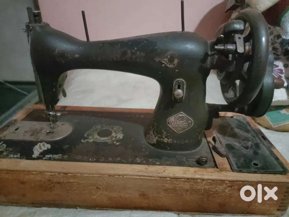 Cloth sewing machine