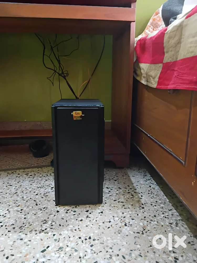 1)Brand name:- LG 2)Model:-LED LG 19M38AB 3)Year:-4