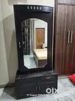 Dressing table in excellent condition
