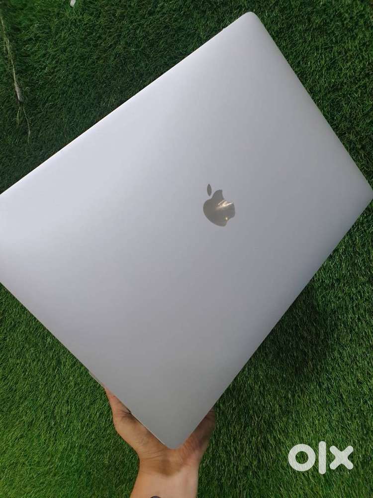 Apple MacBook Pro A1707 Rate 33000/- RAM : 16GB SSD : 512GB