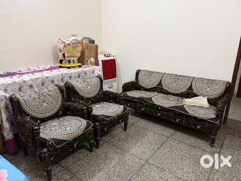 sofa set 3 seater and 1+1 seater