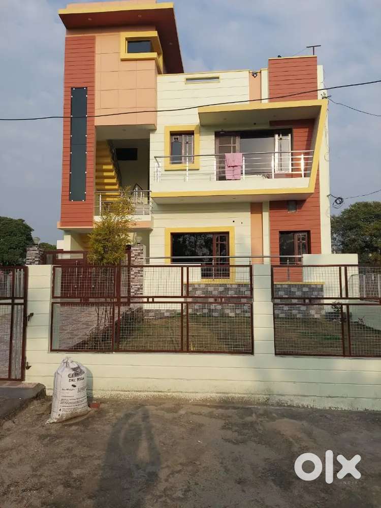 2bhk fully furnished available for rent. RO, geyser, AC, fridge, bed