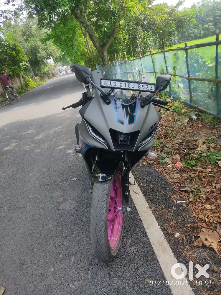 R15 v4  yamaha