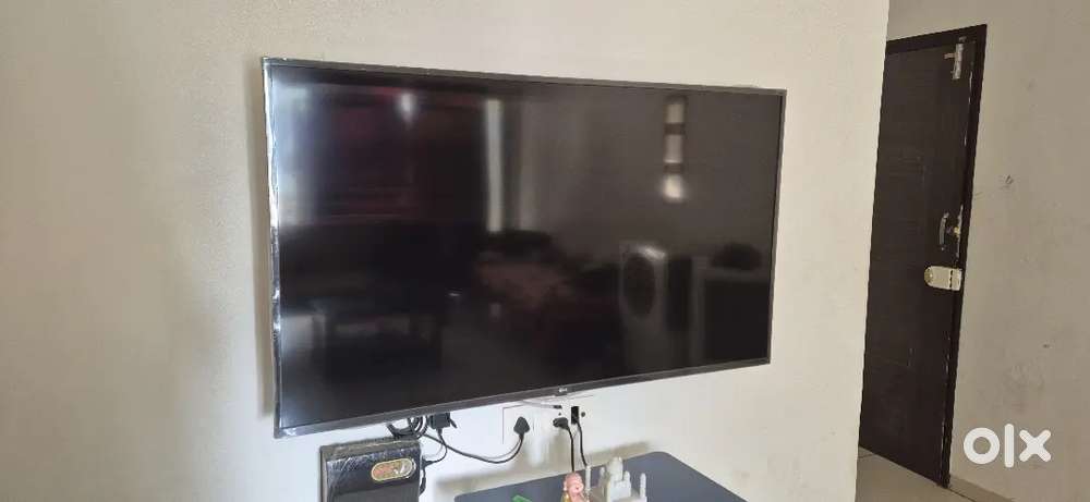 LG 55' Smart LED TV