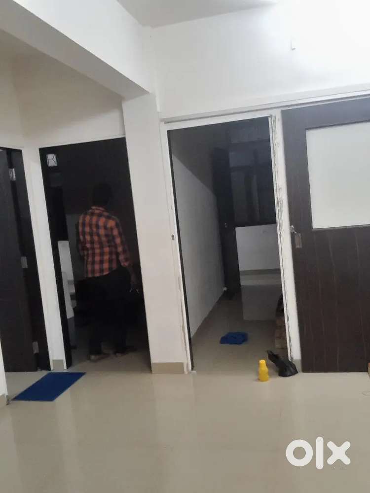 2 bhk room for rent and commercial also can use rent will be negotiabl