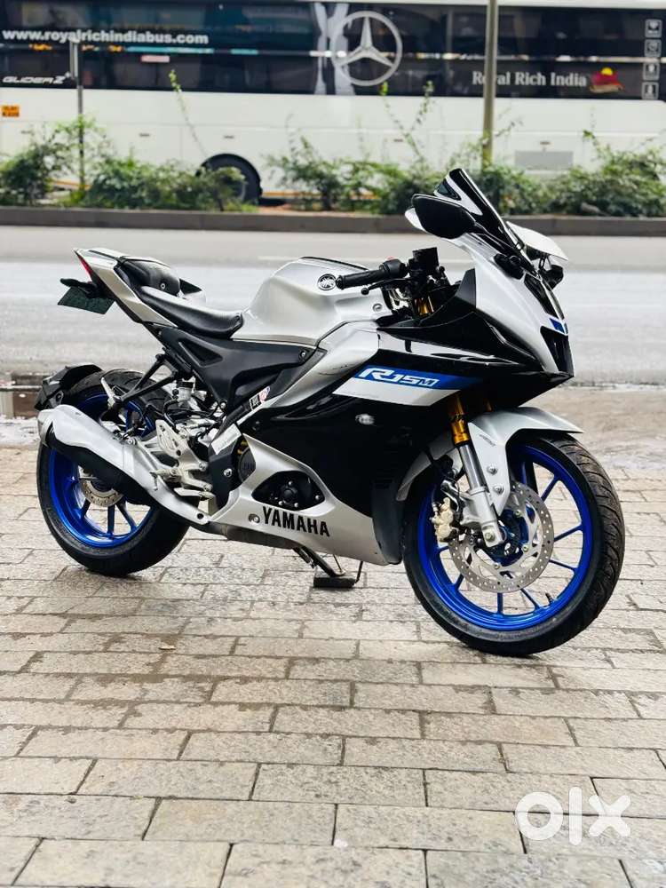 R15 V4M Only 2000 Km Run vehicle