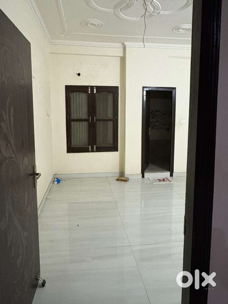 Need a girl roommate