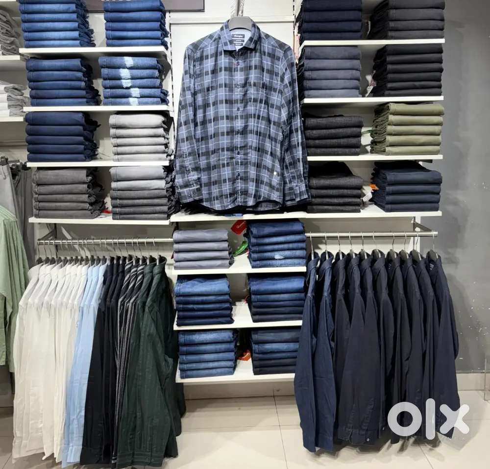 SEEKING SALES MEN FOR APPAREL SHOWROOM