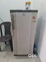 Wapas ghr ja rha fridge h usko bechna h chalti condition me h