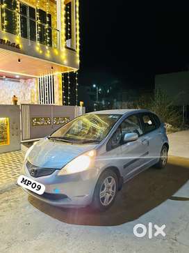 HONDA JAZZ SV CNG ON RC , Front airbag, Rocket Pickup , Mint Condition