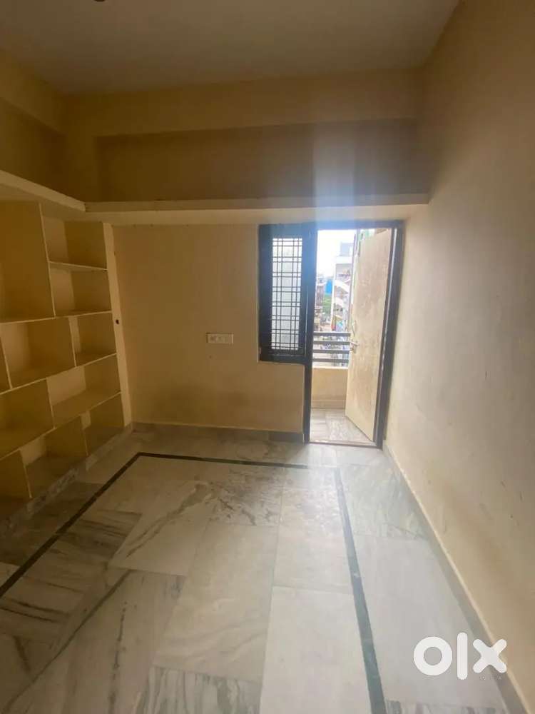 1 bhk and single room available near high tech city
