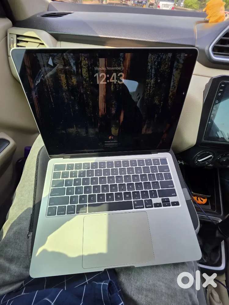 Apple MacBook M2 8GB-256GB