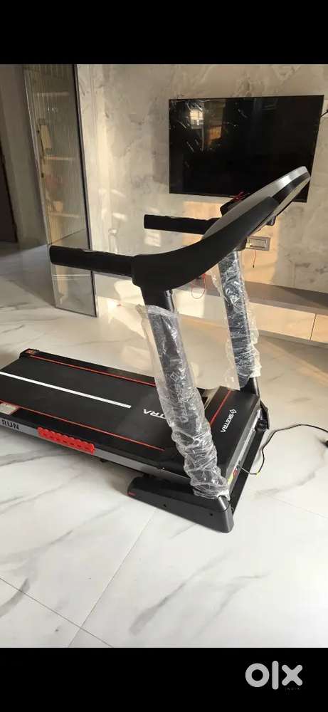 Sketra Splash Run Treadmill (Brushless

DC) - 4 months old.Hardly used