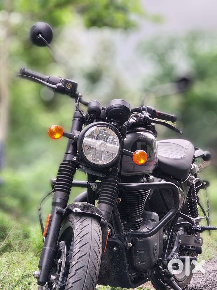 Royal enfield 350 Dapper Gray 2025