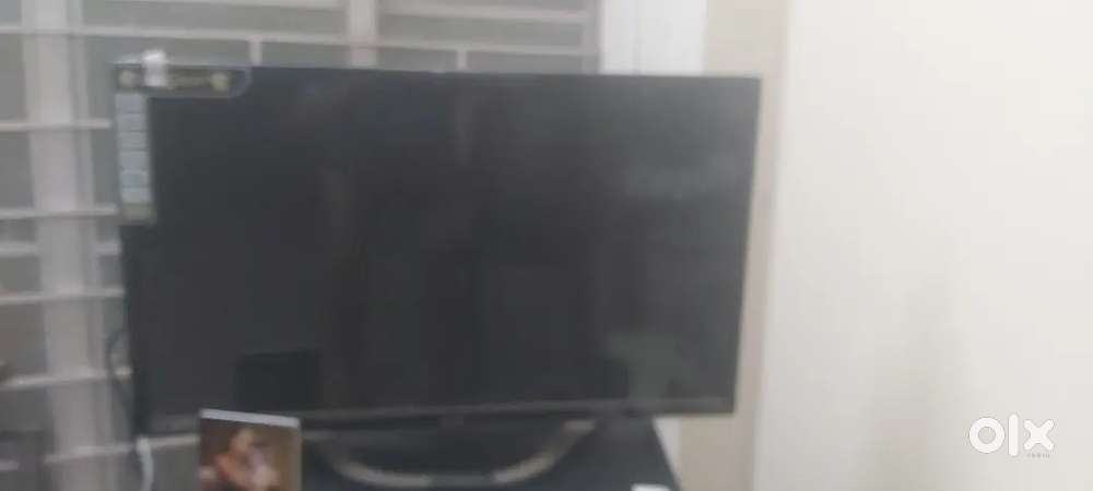 LG 32 inch LED smart TV