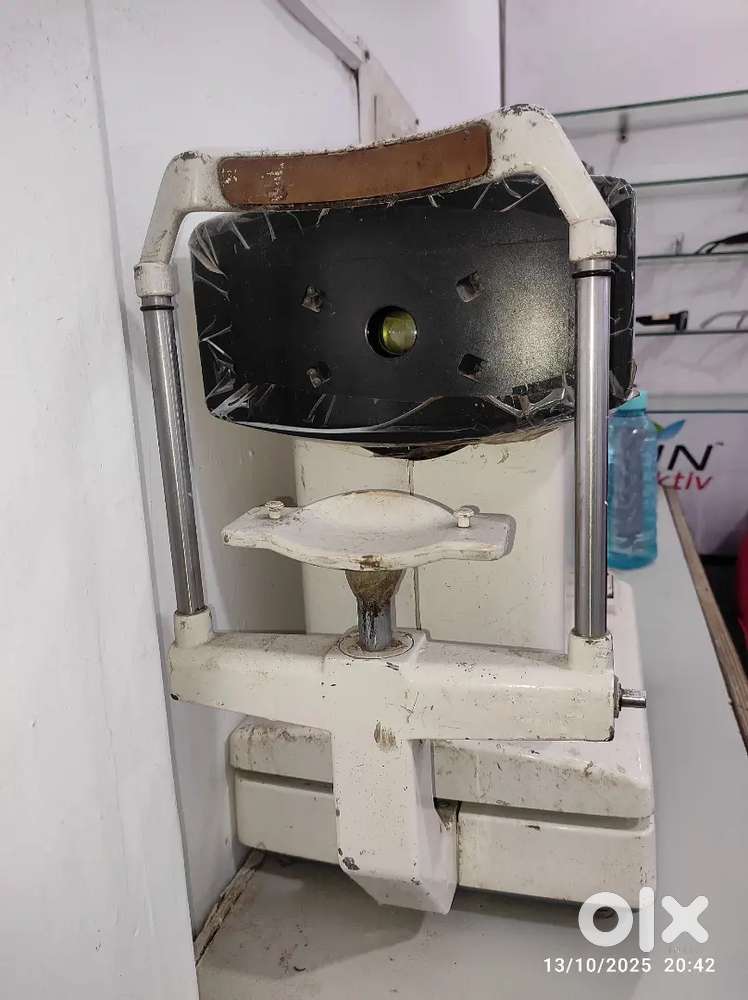 Used KR-A7000 Auto Refractometer (Not Working / For Parts)