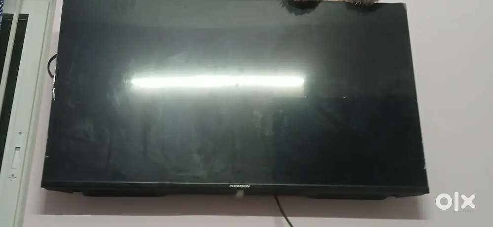 Thomson 42 inch tv for sale for low price