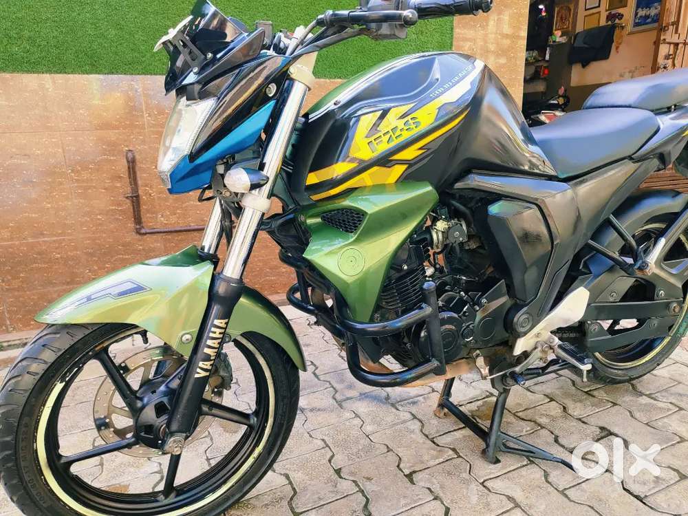 Yamaha FZs 2015 model