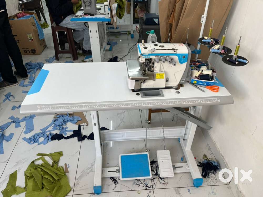 Jack 5 thread Interlock Sewing Machine