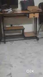 Computer table