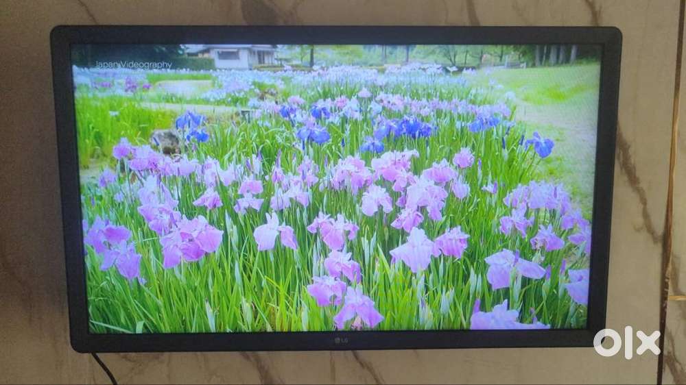 LG 32-Inch Smart TV - FHD (2018) - Excellent Condition