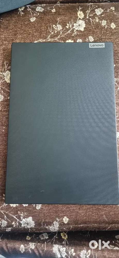 LAPTOP Lenovo v15