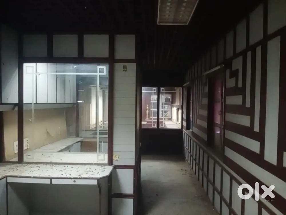 Semi office,washroom, dairryden