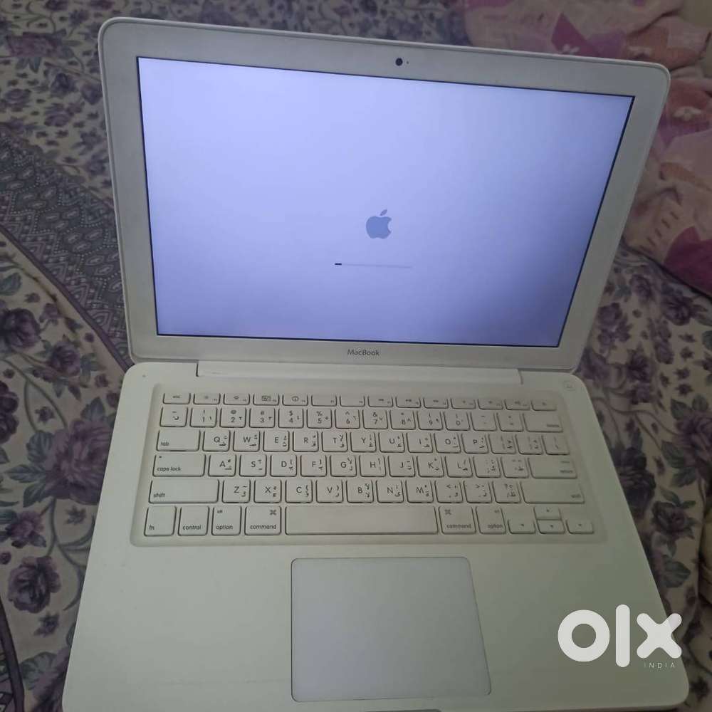 Apple laptop at low price urgent sale