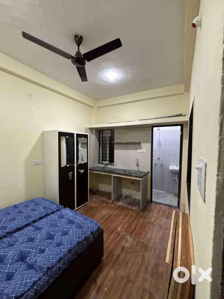 1RK AVAILABLE FOR RENT BOYS AND GIRLS ALL FACILITIE RO WIFI