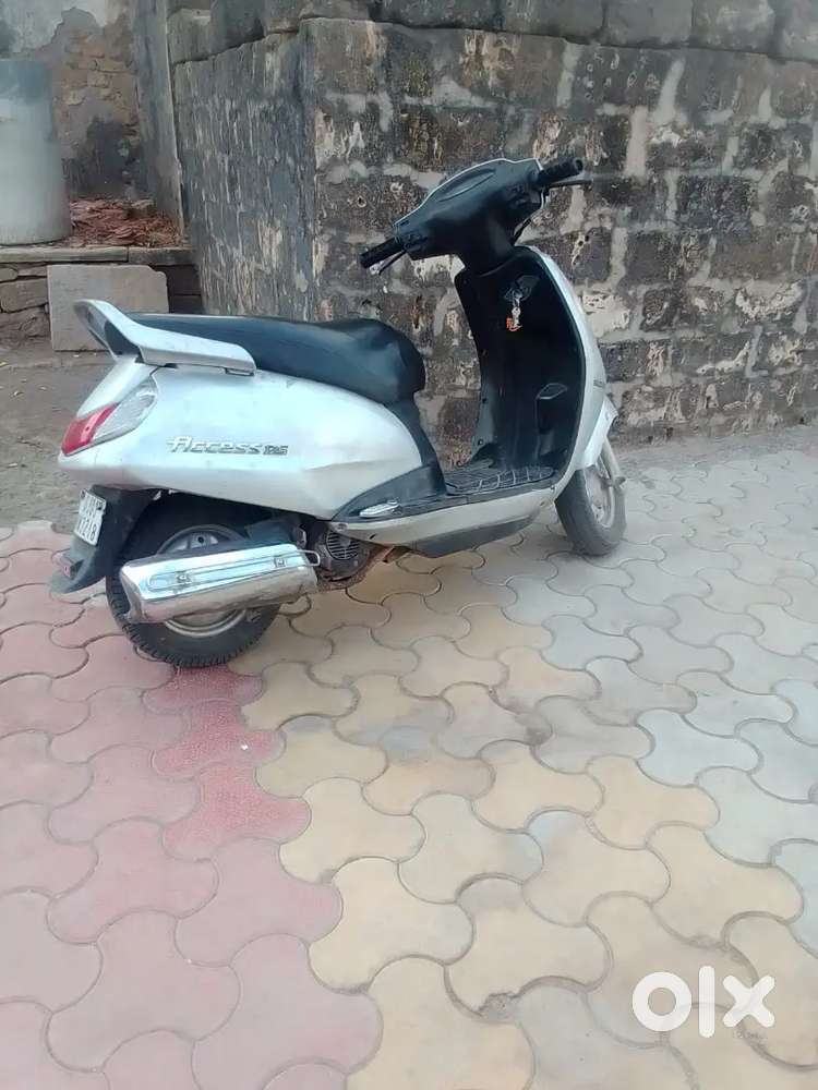 Access 15 nu model complete chalu che battery enjin tyres complete