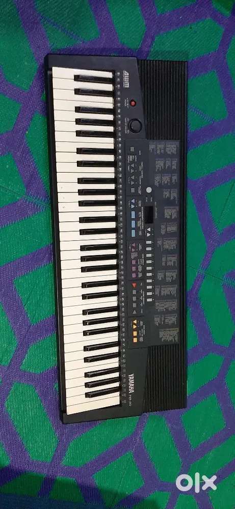 YAMAHA PSR 210 on sale with good working condition in ₹8,500/- only
