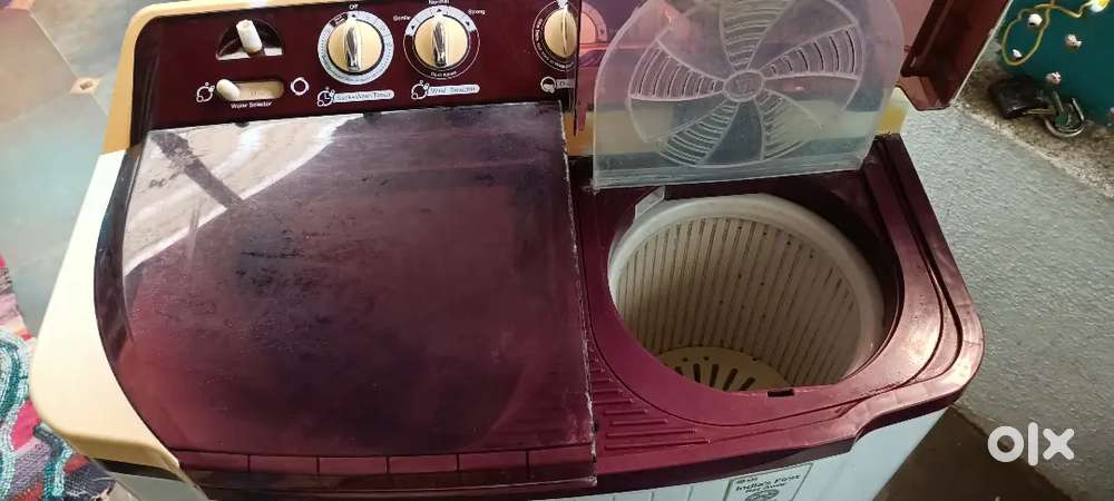 LG semi Automatic washing machine 7.5kgs