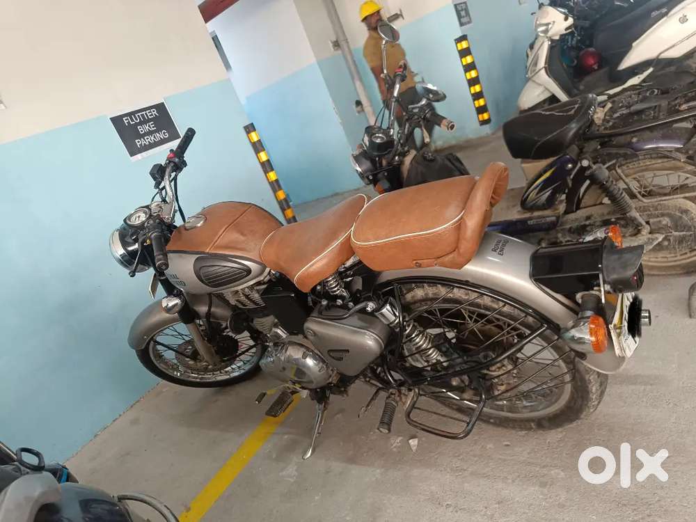 Royal Enfield classic 350 gun metal nit condition urgent sale