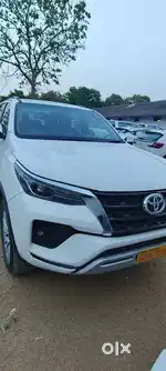 Toyota Fortuner 4X4 MT 2.8 Diesel, 2024, Diesel