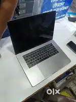 MacBook pro i9 ram 32 gb garafic 4 new candision laptop 1 year