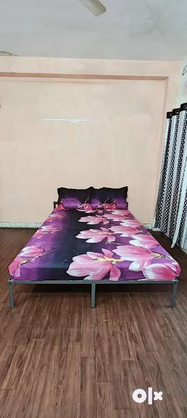 King size bed with mattress
