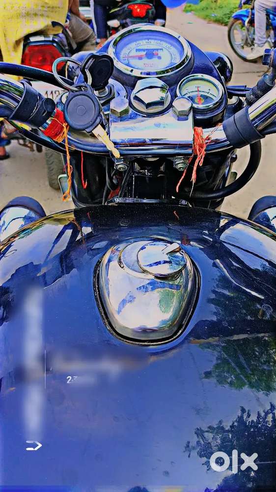 Royal enfield classic black in new condition
