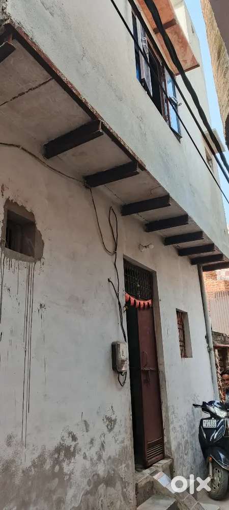 Bahut badhiya house 2 Manjil for sale full complete house