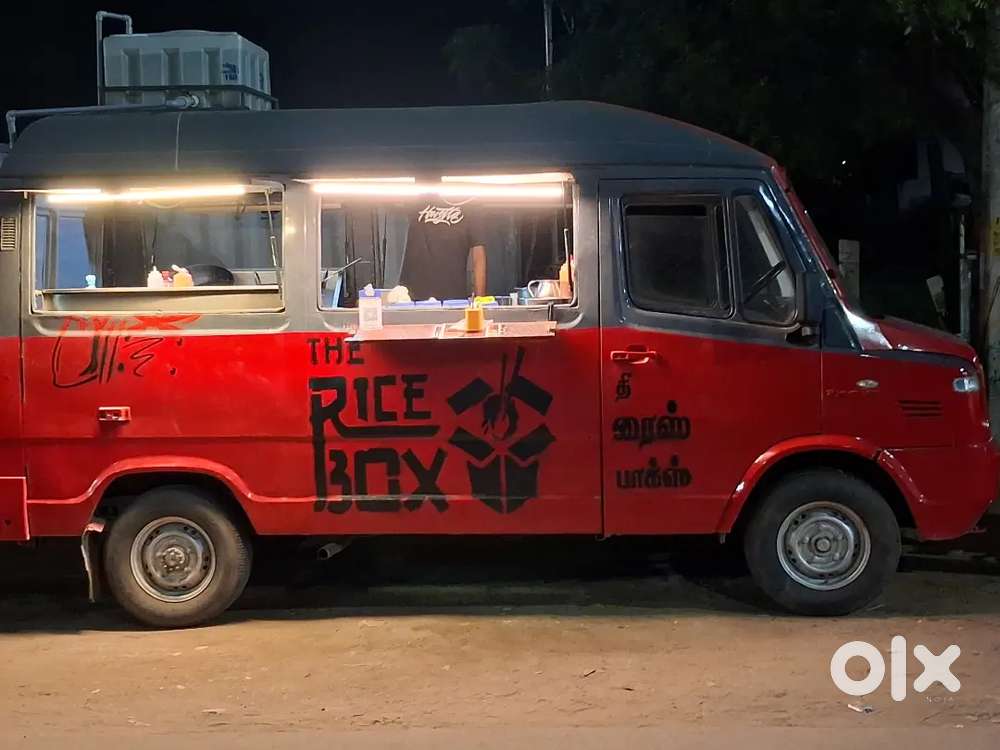 Kitchen helper for food truck