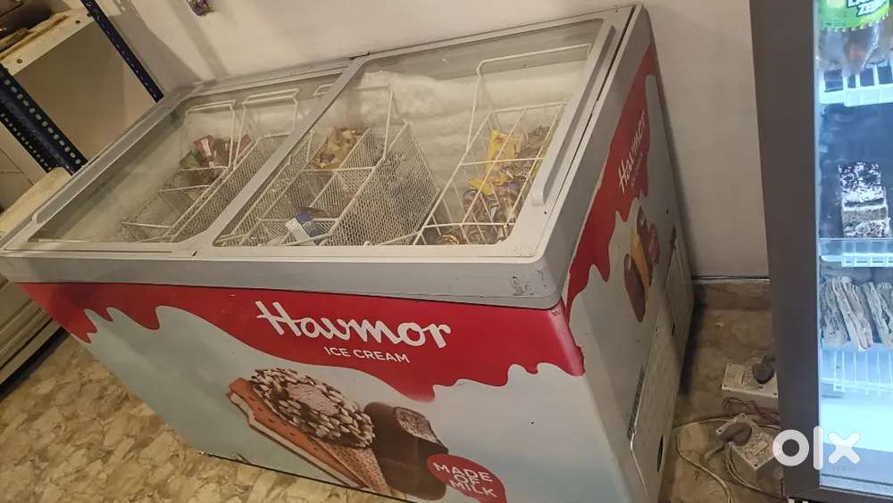 Deep freezer for ice cream