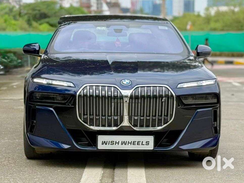 BMW i7 xDrive60, 2024, Electric