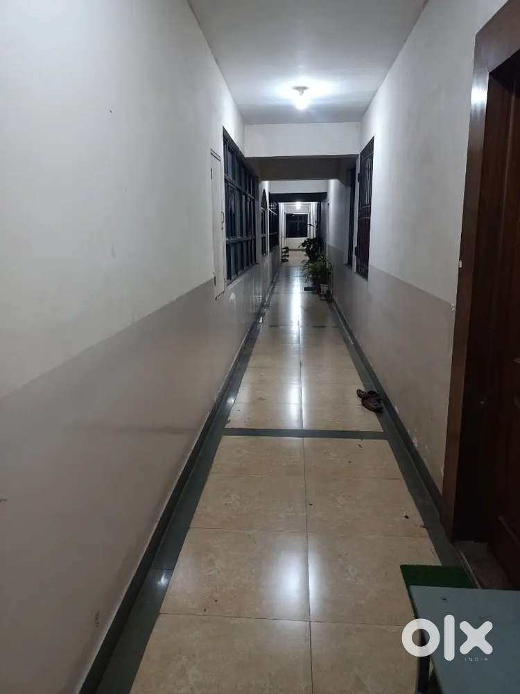 Dabolim Highway 52 sqmt 1bhk. Broker excuse