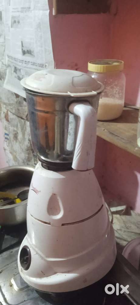 Mixer grinder with wood table