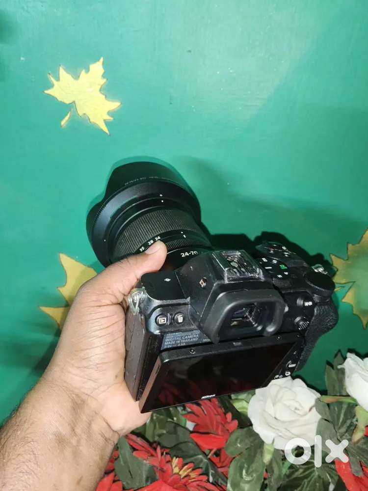 Nikon Z5 kit with 24-70mm f4. ( One battery and charger)