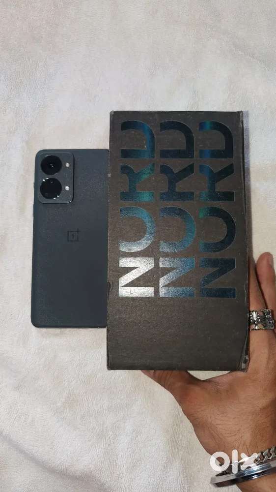 OnePlus Nord 2 5G (8GB/128GB) – Excellent Condition with Box & Charger